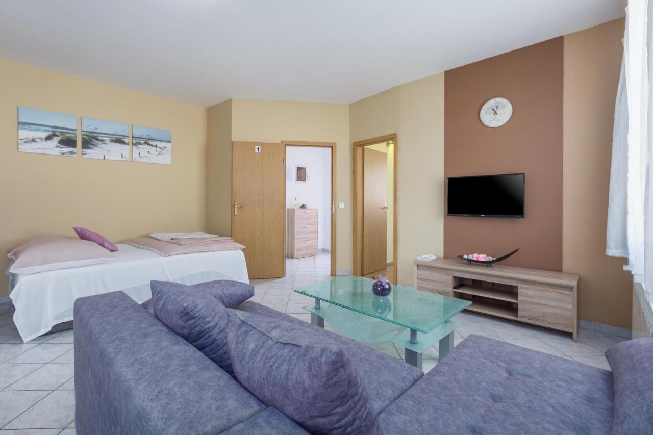 App Ruzica Finida Apartment Umag Exterior photo